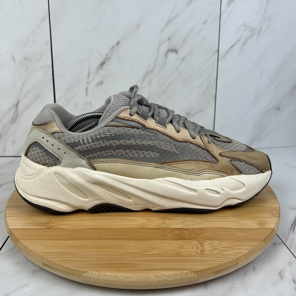 Adidas Yeezy Boost 700 V2 Cream Mens Size 12 Athletic Sneakers Shoes GY7924